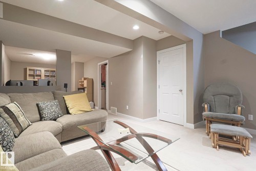2544 Anderson Way, Edmonton, AB - Indoor Photo Showing Living Room