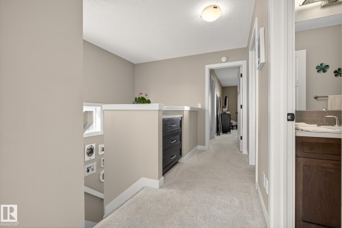 7139 Cardinal Way, Edmonton, AB - Indoor