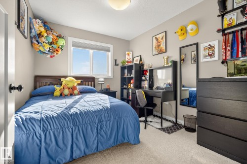 7139 Cardinal Way, Edmonton, AB - Indoor Photo Showing Bedroom