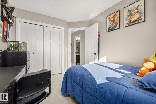 7139 Cardinal Way, Edmonton, AB - Indoor Photo Showing Bedroom