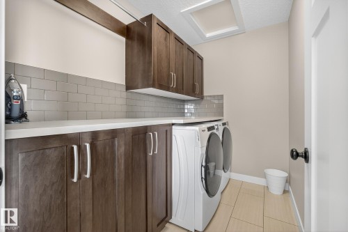 7139 Cardinal Way, Edmonton, AB - Indoor Photo Showing Laundry Room