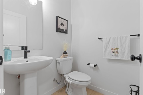 3427 Craig Landing, Edmonton, AB - Indoor Photo Showing Bathroom