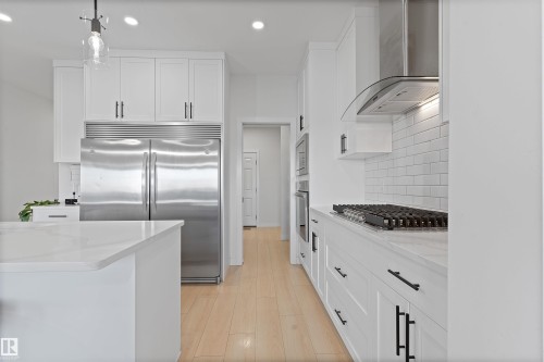 3427 Craig Landing, Edmonton, AB - Indoor Photo Showing Kitchen With Upgraded Kitchen