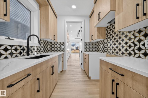 2008 Collip Crescent, Edmonton, AB - Indoor Photo Showing Kitchen With Double Sink