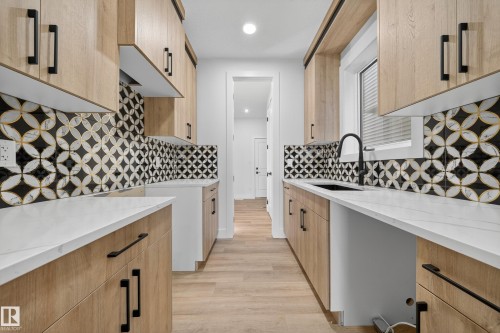 2008 Collip Crescent, Edmonton, AB - Indoor Photo Showing Kitchen