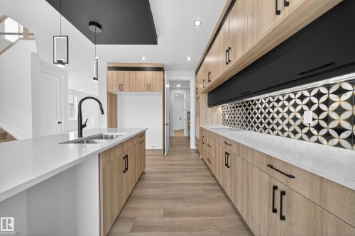 2008 Collip Crescent, Edmonton, AB - Indoor Photo Showing Kitchen With Double Sink