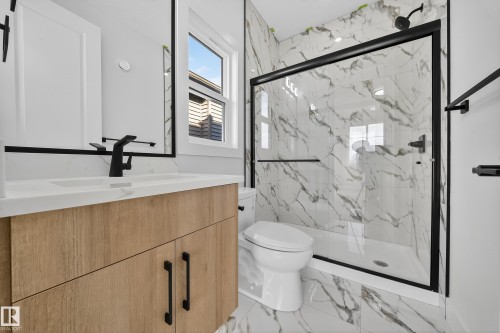 2008 Collip Crescent, Edmonton, AB - Indoor Photo Showing Bathroom