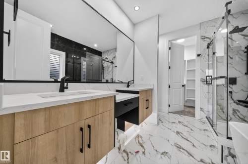 2008 Collip Crescent, Edmonton, AB - Indoor Photo Showing Bathroom