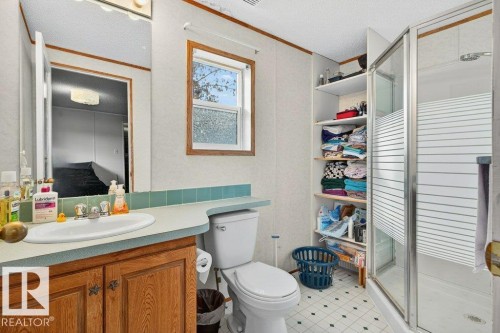 1226 West View Rise, Edmonton, AB - Indoor Photo Showing Bathroom