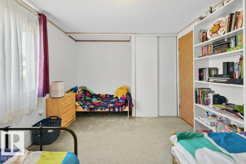 1226 West View Rise, Edmonton, AB - Indoor Photo Showing Bedroom