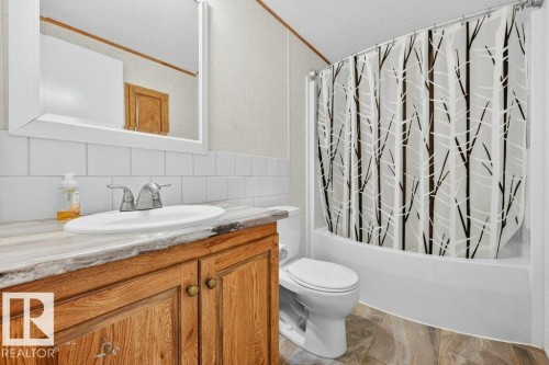 1226 West View Rise, Edmonton, AB - Indoor Photo Showing Bathroom