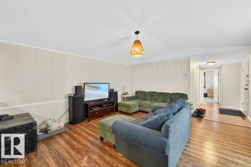 1226 West View Rise, Edmonton, AB - Indoor Photo Showing Living Room