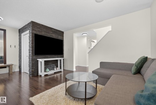 1119 36 Avenue, Edmonton, AB - Indoor Photo Showing Living Room