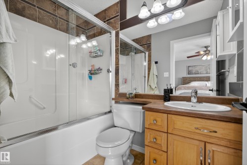1119 36 Avenue, Edmonton, AB - Indoor Photo Showing Bathroom