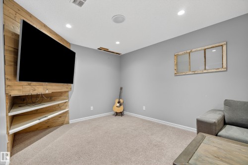 1119 36 Avenue, Edmonton, AB - Indoor Photo Showing Other Room