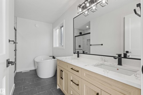 3331 Chickadee Drive, Edmonton, AB - Indoor Photo Showing Bathroom