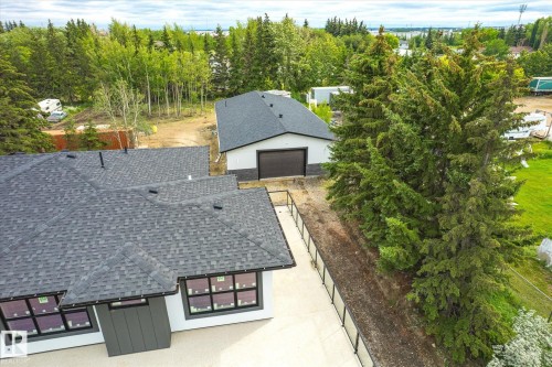 18445 122 Avenue, Edmonton, AB - Outdoor