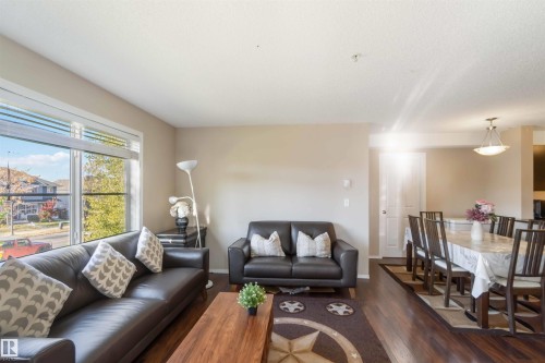 210 530 Watt Boulevard, Edmonton, AB - Indoor Photo Showing Living Room