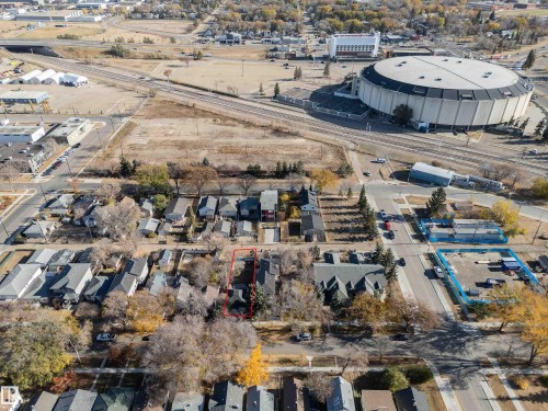 11919 77 Street, Edmonton, AB - Outdoor With View