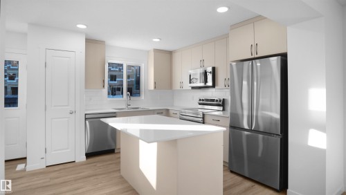 2 3705 141 Street, Edmonton, AB - Indoor Photo Showing Kitchen
