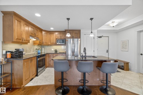 603 10142 111 Street  Edmonton, AB T5K 1K6