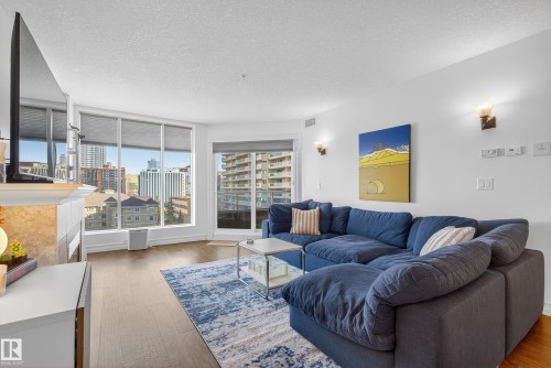 603 10142 111 Street, Edmonton, AB - Indoor Photo Showing Living Room