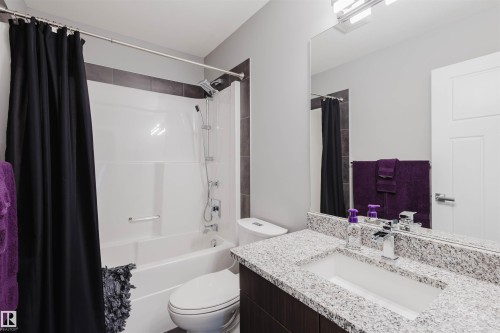 2117 69A Street, Edmonton, AB - Indoor Photo Showing Bathroom
