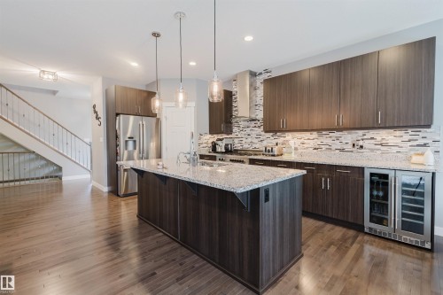 2117 69A Street, Edmonton, AB - Indoor Photo Showing Kitchen With Upgraded Kitchen