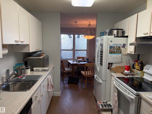 102 17519 98A Avenue, Edmonton, AB - Indoor Photo Showing Kitchen