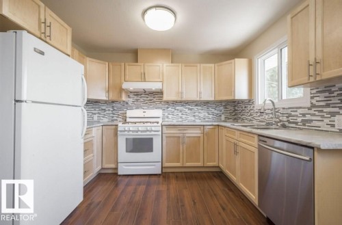12807 135 Avenue, Edmonton, AB - Indoor Photo Showing Kitchen With Upgraded Kitchen