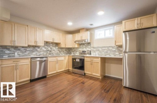 12807 135 Avenue, Edmonton, AB - Indoor Photo Showing Kitchen With Upgraded Kitchen