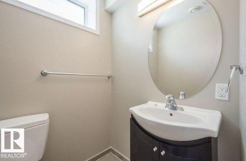 12807 135 Avenue, Edmonton, AB - Indoor Photo Showing Bathroom