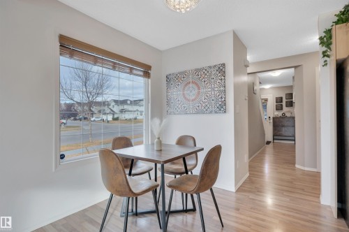 5933 164 Avenue, Edmonton, AB - Indoor Photo Showing Dining Room