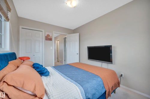 5933 164 Avenue, Edmonton, AB - Indoor Photo Showing Bedroom