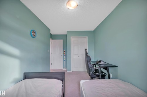 5933 164 Avenue, Edmonton, AB - Indoor Photo Showing Bedroom