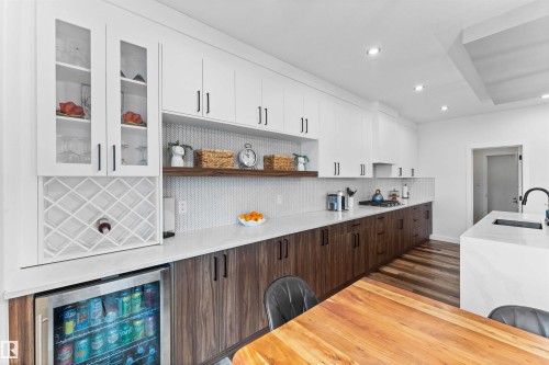 57 Dalquist Bay, Leduc, AB - Indoor Photo Showing Kitchen