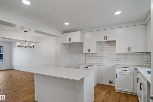 431 Aster Drive, Edmonton, AB - Indoor Photo Showing Kitchen