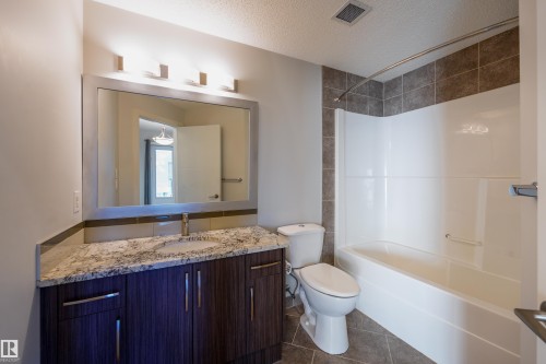117 10523 123 Street, Edmonton, AB - Indoor Photo Showing Bathroom