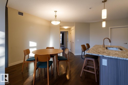 117 10523 123 Street, Edmonton, AB - Indoor
