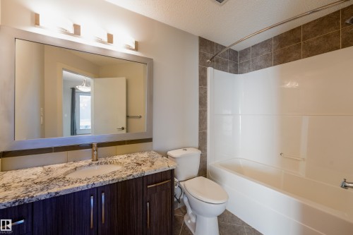 117 10523 123 Street, Edmonton, AB - Indoor Photo Showing Bathroom