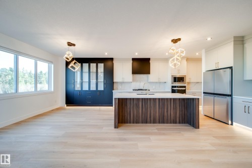 125 Starling Way, Fort Saskatchewan, AB - Indoor Photo Showing Kitchen