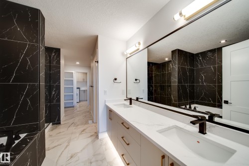 125 Starling Way, Fort Saskatchewan, AB - Indoor Photo Showing Bathroom