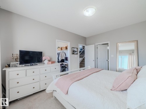 1692 Chapman Way, Edmonton, AB - Indoor Photo Showing Bedroom