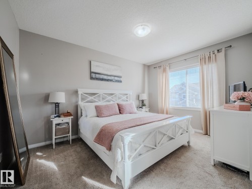 1692 Chapman Way, Edmonton, AB - Indoor Photo Showing Bedroom