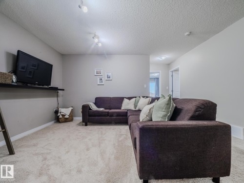 1692 Chapman Way, Edmonton, AB - Indoor Photo Showing Living Room