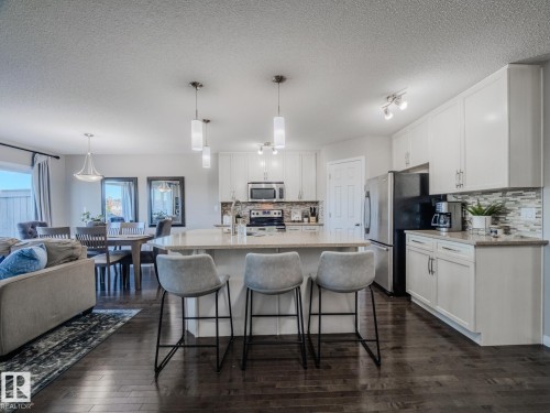 1692 Chapman Way, Edmonton, AB - Indoor Photo Showing Kitchen With Stainless Steel Kitchen With Upgraded Kitchen