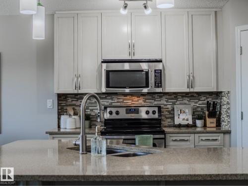 1692 Chapman Way, Edmonton, AB - Indoor Photo Showing Kitchen With Stainless Steel Kitchen With Upgraded Kitchen