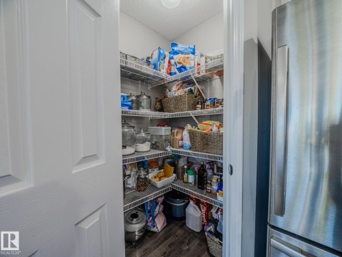 1692 Chapman Way, Edmonton, AB - Indoor With Storage