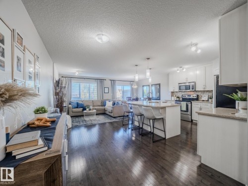 1692 Chapman Way, Edmonton, AB - Indoor Photo Showing Other Room