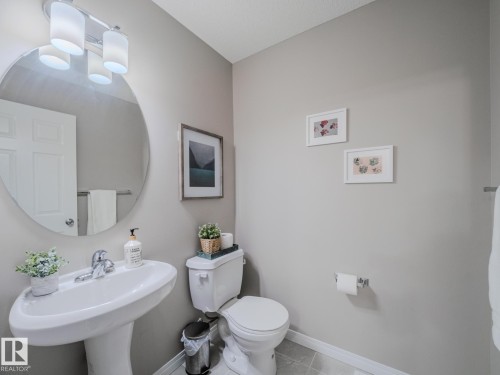 1692 Chapman Way, Edmonton, AB - Indoor Photo Showing Bathroom
